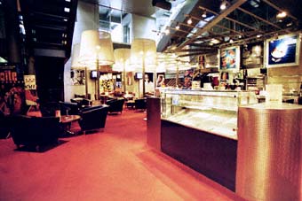 UGC Ciné Cité Bercy - le hall principal