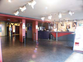 Cin&eacute;ma des cin&eacute;astes, le hall d'entr&eacute;e
