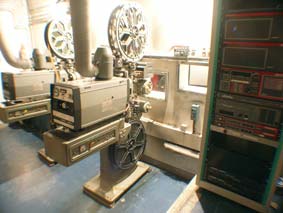 Grand Action - la cabine de la salle Henri Langlois