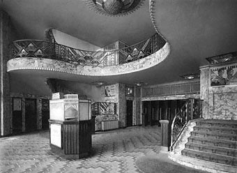 Paramount Opéra - the lobby